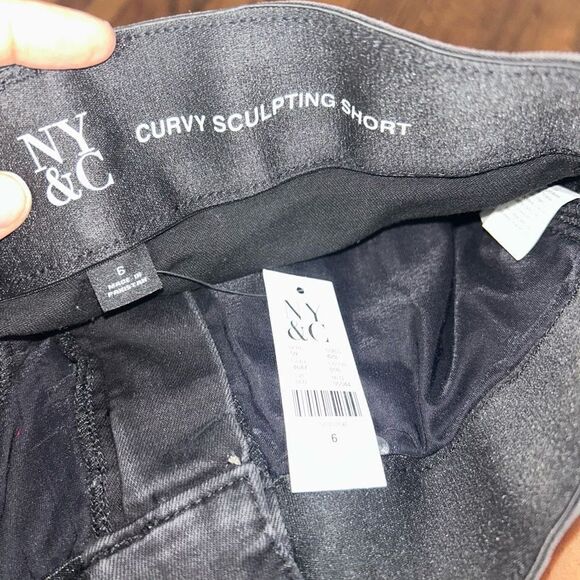 New New York and Company shorts - Picture 3 of 4